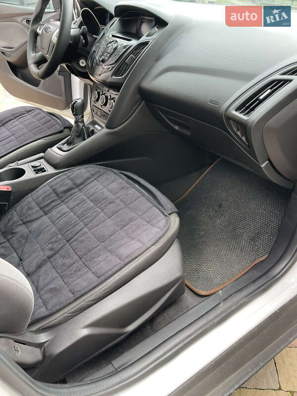 Седан Ford Focus 2013 в Стрию