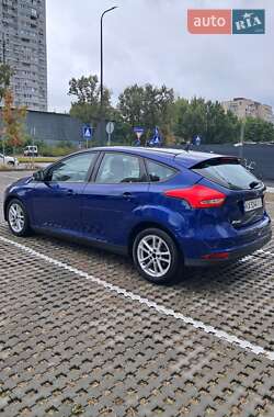 Хэтчбек Ford Focus 2015 в 