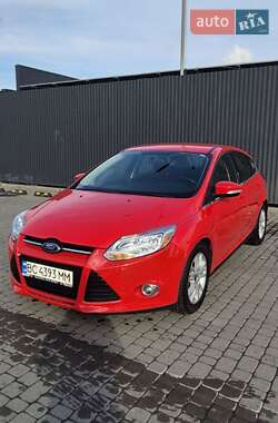 Хэтчбек Ford Focus 2012 в 