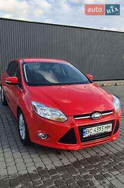 Хэтчбек Ford Focus 2012 в 