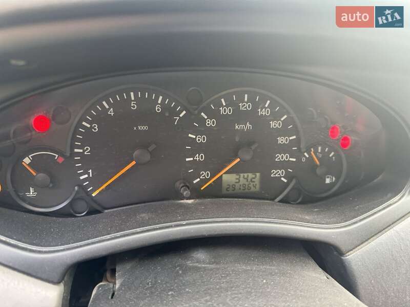 Седан Ford Focus 2001 в Львове