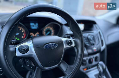 Седан Ford Focus 2011 в 