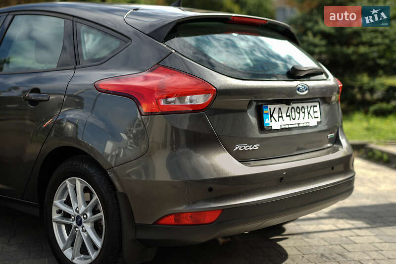 Хэтчбек Ford Focus 2015 в Львове