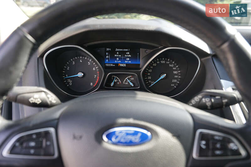 Хэтчбек Ford Focus 2015 в Львове