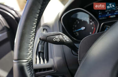 Хэтчбек Ford Focus 2015 в 