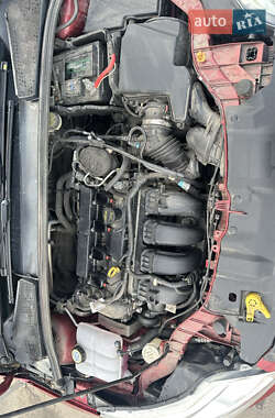 Хетчбек Ford Focus 2012 в 