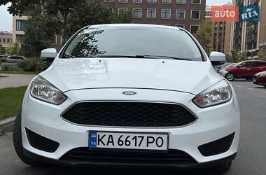 Хэтчбек Ford Focus 2015 в 