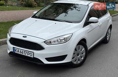 Хэтчбек Ford Focus 2015 в 