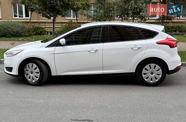 Хэтчбек Ford Focus 2015 в 