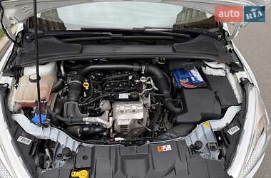 Хэтчбек Ford Focus 2015 в 