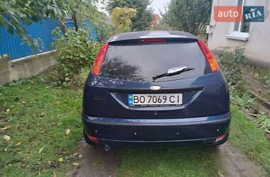 Хэтчбек Ford Focus 2002 в 