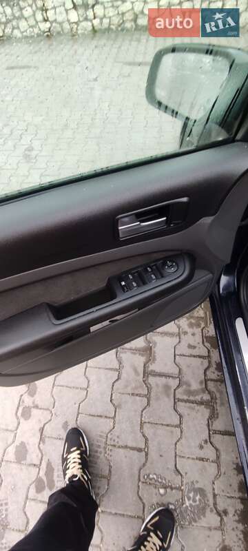 Хэтчбек Ford Focus 2006 в Волочиске