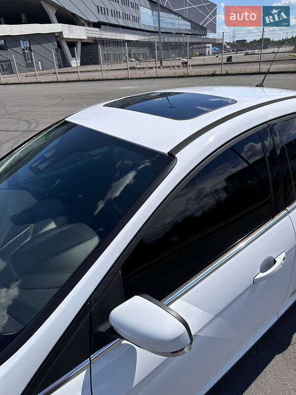 Седан Ford Focus 2015 в Львове