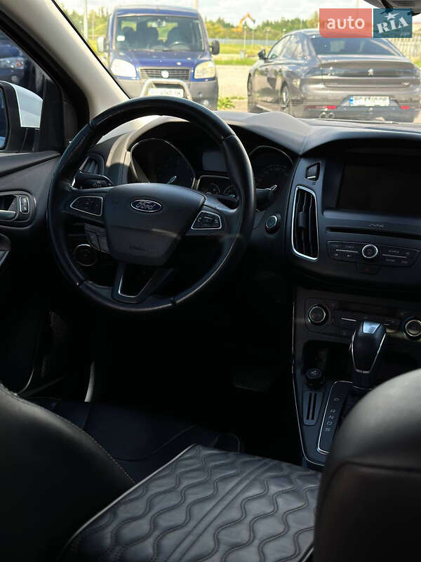 Седан Ford Focus 2015 в Львове