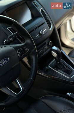 Седан Ford Focus 2015 в 