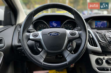 Седан Ford Focus 2012 в 