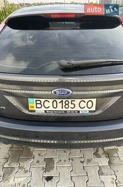 Хэтчбек Ford Focus 2011 в 