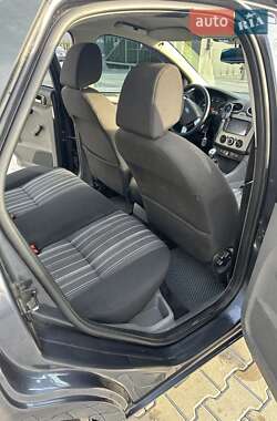 Хэтчбек Ford Focus 2011 в 