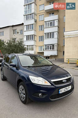 Хэтчбек Ford Focus 2011 в 