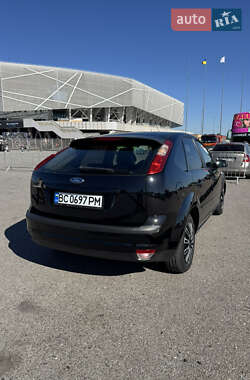 Хэтчбек Ford Focus 2007 в 