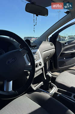 Хэтчбек Ford Focus 2007 в 
