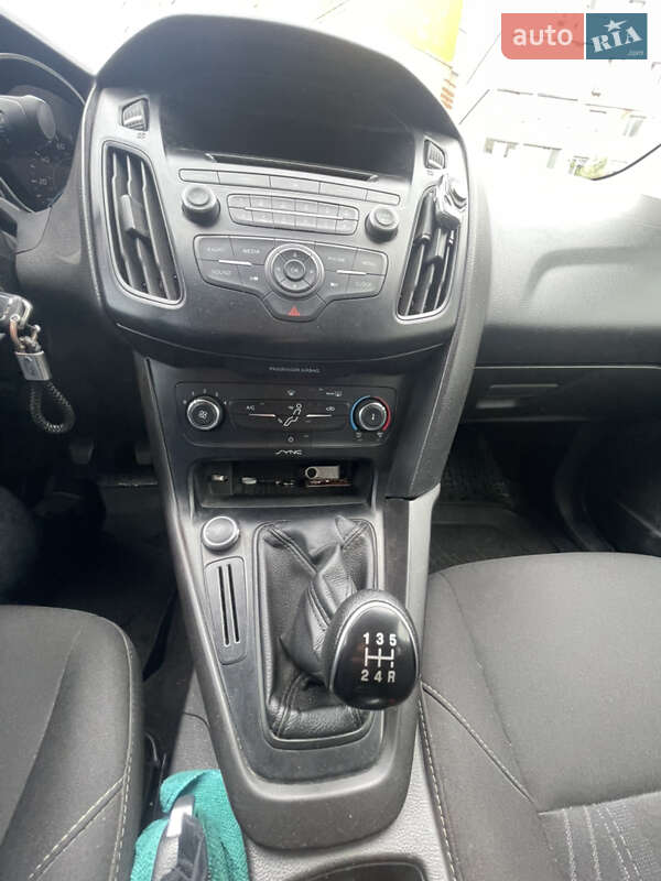 Седан Ford Focus 2017 в Сумах