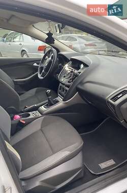 Хэтчбек Ford Focus 2013 в 