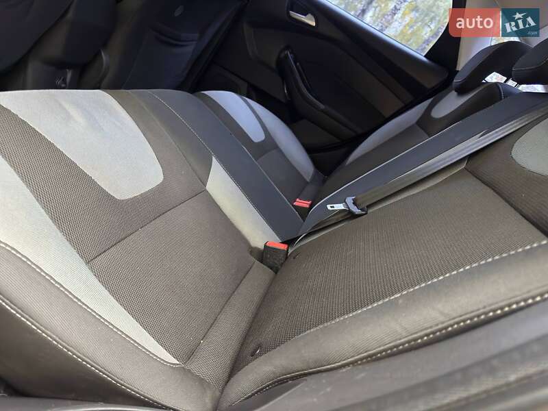 Седан Ford Focus 2013 в Охтирці
