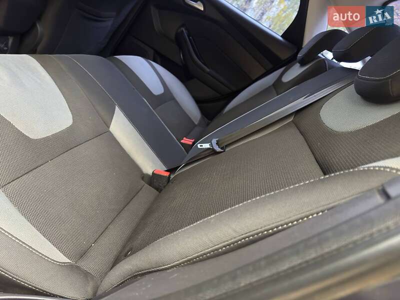 Седан Ford Focus 2013 в Охтирці