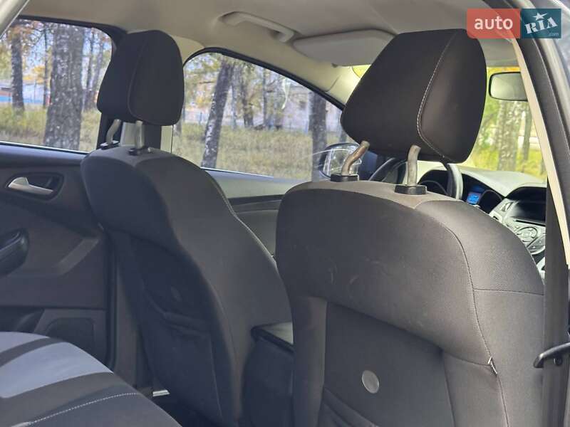 Седан Ford Focus 2013 в Охтирці