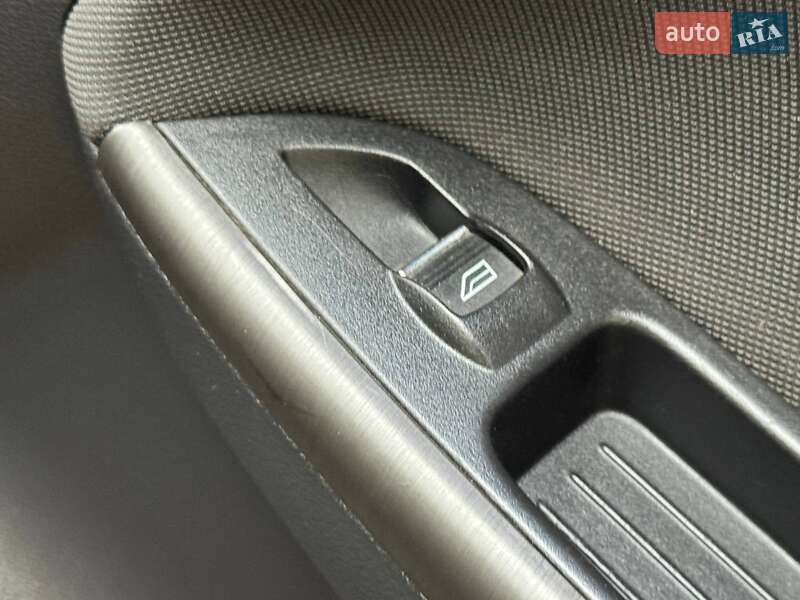 Седан Ford Focus 2013 в Охтирці