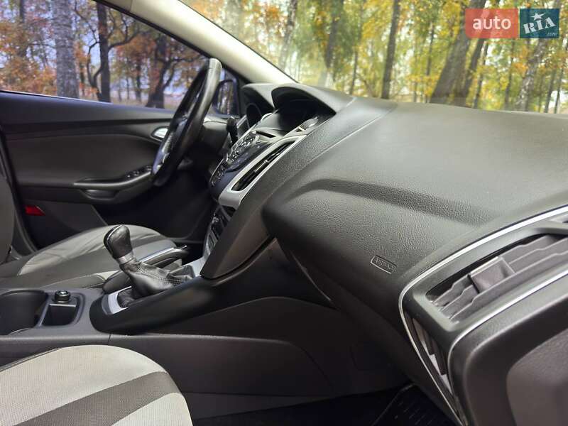 Седан Ford Focus 2013 в Охтирці