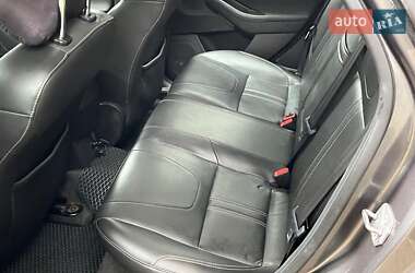 Хэтчбек Ford Focus 2011 в 
