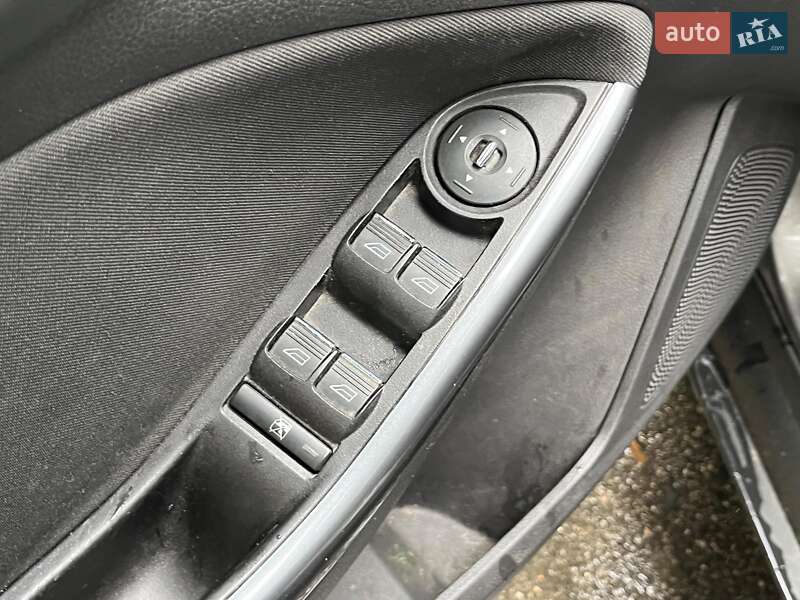 Хэтчбек Ford Focus 2011 в Киеве фото 32 Хэтчбек Ford Focus 2011 в Киеве