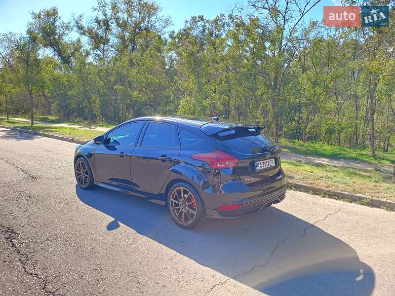 Хетчбек Ford Focus 2017 в Запоріжжі
