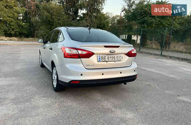 Седан Ford Focus 2012 в 