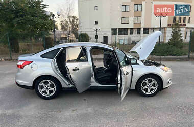 Седан Ford Focus 2012 в 