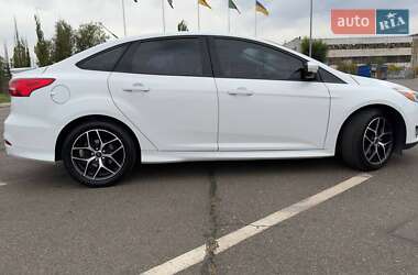 Седан Ford Focus 2015 в 