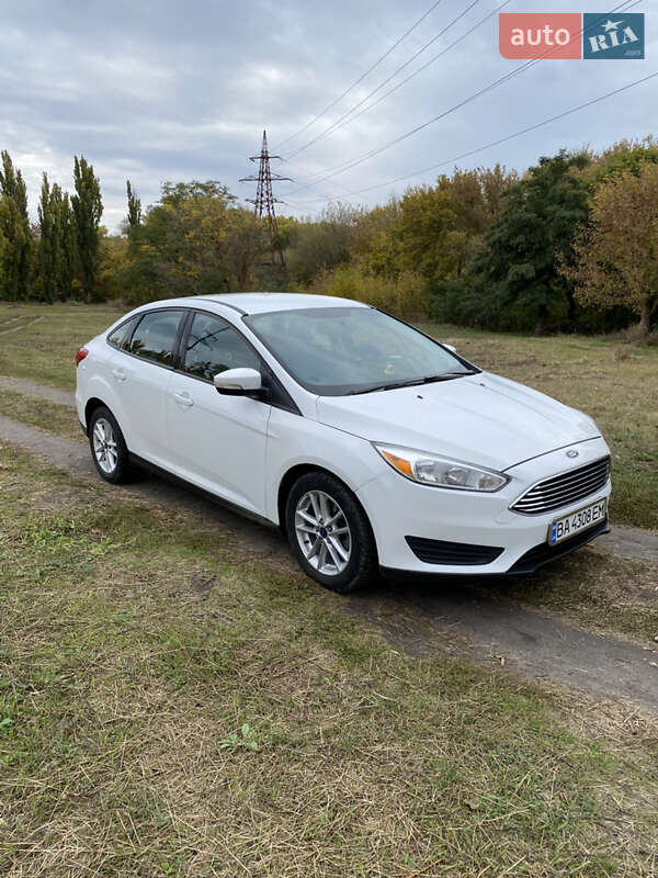 Седан Ford Focus 2016 в 