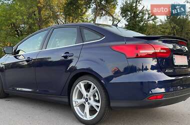 Седан Ford Focus 2016 в 