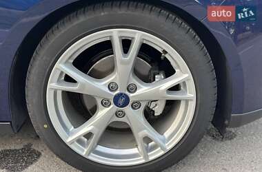 Седан Ford Focus 2016 в 
