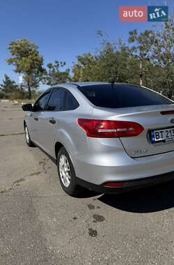 Седан Ford Focus 2015 в 