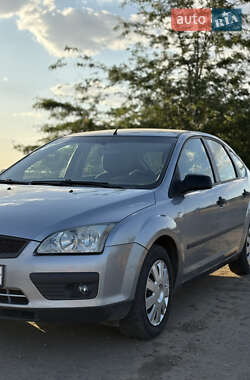 Хэтчбек Ford Focus 2004 в 