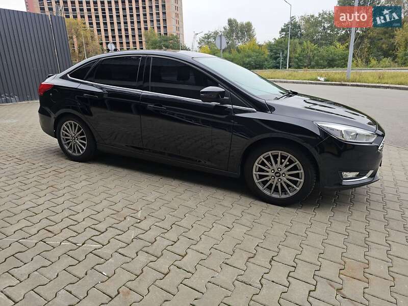 Седан Ford Focus 2016 в Киеве