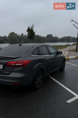 Седан Ford Focus 2015 в 