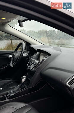 Седан Ford Focus 2015 в 