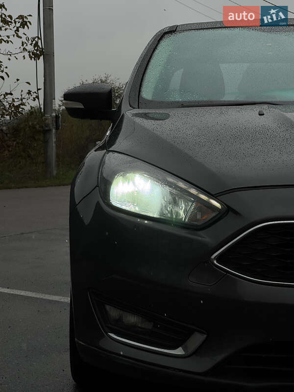 Седан Ford Focus 2015 в 
