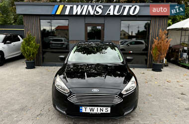 Седан Ford Focus 2015 в 
