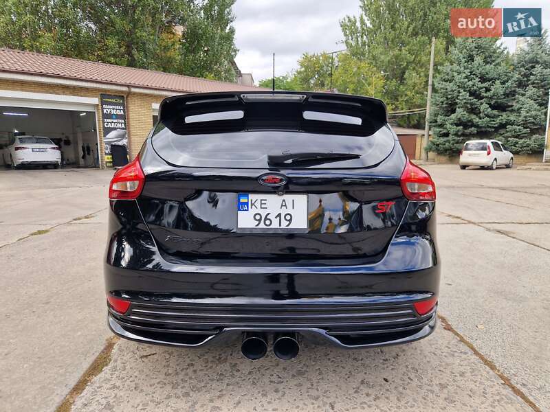 Хэтчбек Ford Focus 2017 в Днепре