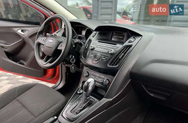 Хэтчбек Ford Focus 2015 в 